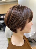 ペネロープ(Penelope)&nbsp;透明感ブラウン　くびれショート　血色カラー　YACHI