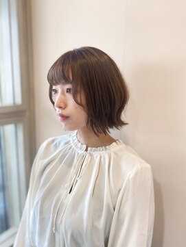 ブラーノ(Burano) 柔らか明るめベージュ×外ハネボブ