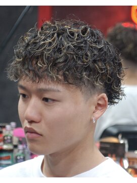 ツークツワンク バーバー 新宿(ZUG2WANG BARBER) プードルパーマ