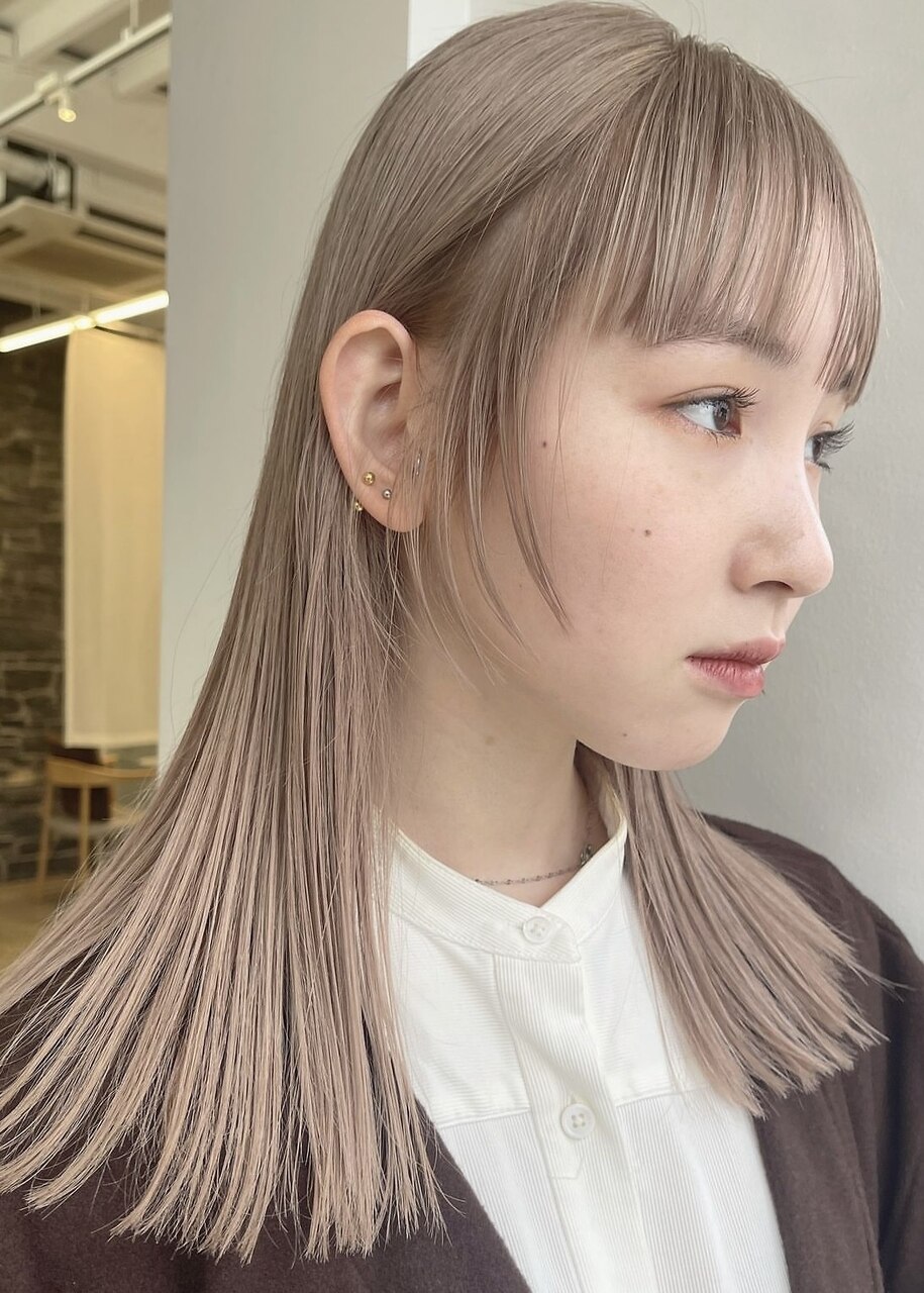 beige color + 鎖骨下切りっぱなしミディアム：L197744521｜シキ