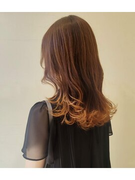 サロン ド カレラ(Salon de Carrera) 裾カラー