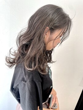 ナナバイロッカ(nana by rocca) アディクシーカラーグレーパール