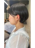 丸みが可愛いコンパクトな耳掛けショート