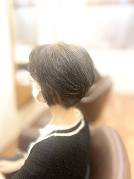 ヘアー グリーン(hair green) 上品な丸みと動きのある大人ショートボブ
