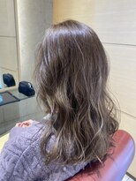 エム インターナショナル 白岡 キュート(EMU international CUTE)&nbsp;透明感のあるグレージュカラー