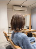 くびれボブ　切りっぱなしボブ　アッシュベージュ
