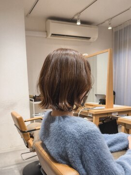 クラップス 上大岡(CLAPS) くびれボブ 切りっぱなしボブ アッシュベージュ