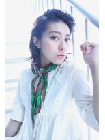 ブーケ(BOUQUET)&nbsp;リーゼントヘアスタイル かきあげ前髪 耳かけ 外ハネ