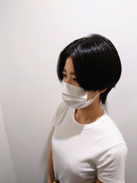 アーシェ 横浜店(A'SHE) ショート　黒髪　センターパート