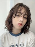 顔周りレイヤーカットくびれヘアミルクティーベージュカラー