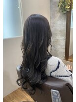 シェルビー 新宿(SHELBe)&nbsp;黒髪×モノトーンオリーブベージュ[白髪ぼかし]