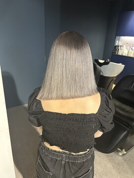 エイト 横浜店(EIGHT) シルバーグレージュ