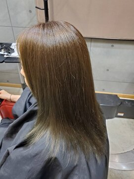 バルビエーレ アーディ(Barbier Adi) 艶髪トリートメント