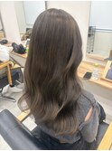 オリーブグレージュ