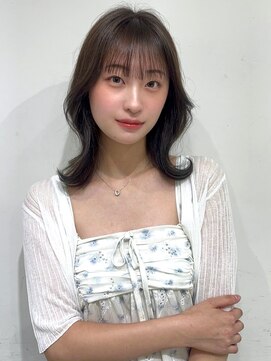 アイウィル(Ai WilL) くびれミディアム レイヤー グレージュカラー 韓国風 20代