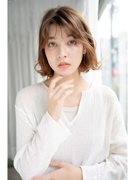 マグノリア オモテサンドウ(MAGNOLiA Omotesando) 柔らかエアウェーブで大人かわいいフェザーバングフレアボブ