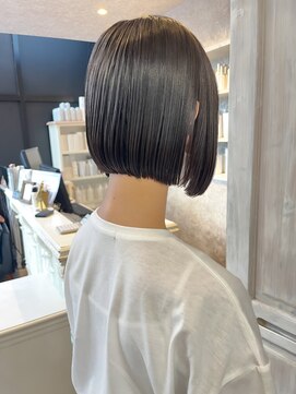 キャアリー(Caary) 福山人気caaryぱつっとボブ切りっぱなし内巻きボブ小顔顔まわり