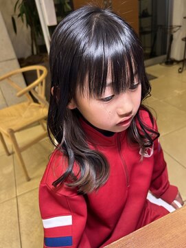 アチーブ ヘア デザイン(achieve hair design) ナチュラルベージュ×レイヤーミディアム×イヤリングカラー