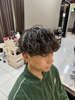 アイズ 海老名(AIZU)&nbsp;波巻きスパイラルパーマ　ホワイトメッシュ　ツイストスパイラル