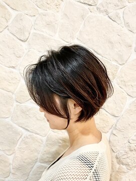 アムネシア 三軒茶屋(AMNESIA) 耳かけボブ/オリーブベージュボブ/秋色