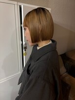 O オリーブベージュカラーナチュラルハイトーン×切りっぱなしボブ