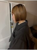 オリーブベージュカラーナチュラルハイトーン×切りっぱなしボブ