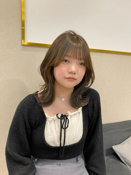 ローレン(Lolen.) 似合わせレイヤーカット×オリーブベージュ sayuri