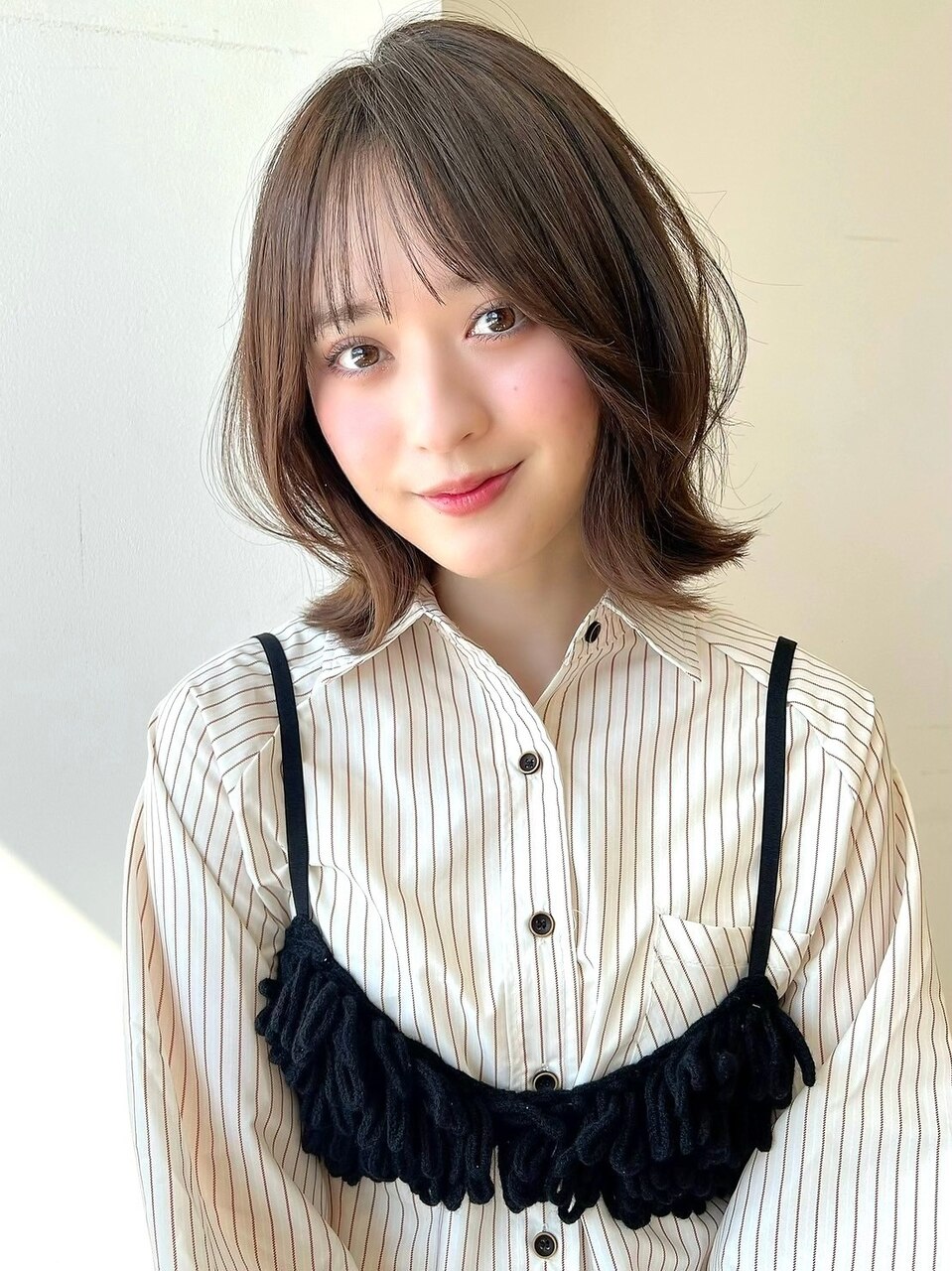 レイヤーカット ウルフショート アッシュカラー 外ハネ