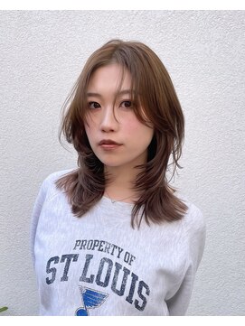 エイン(EYN) アッシュグレージュ×ミディアムレイヤー/海外ヘア/ベージュ