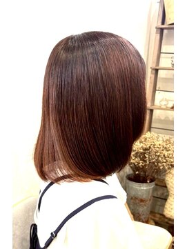 エリン バイ リル ヘアー 本陣(eLin by LiL hair) 柔らかブラウンでつくる大人可愛いボブ