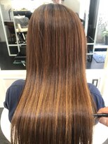 アーク(ARC+)&nbsp;ブリ―チ毛に縮毛矯正でサラ艶に