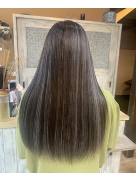 モアムー(Moremuu) 【りえ】ハイライトカラー