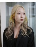 ローライトとイエローのイヤリングルーツカラー