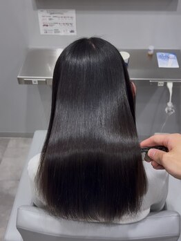 アリュア(Allure)の写真/【美しさの土台は髪にある】上質な柔らかさの縮毛矯正と髪質再整で創る圧倒的艶髪。真っ直ぐのその先へ…