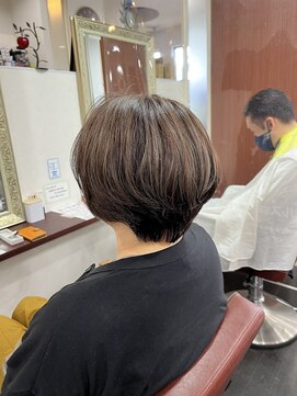 ホワイトストーン WHITE STONE ショートヘア