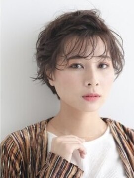 エチカ(ECHICA) ショート×シースルーバング×パーマ