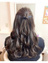 アールイー(Re:)&nbsp;シンプル　きれいめ　ハーフアップ