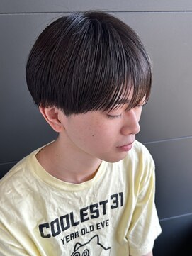 ヒュイル バイ ニアウ(Hwyl by Niau) メンズマッシュパーマニュアンスパーマスパイラルパーマ刈り上げ