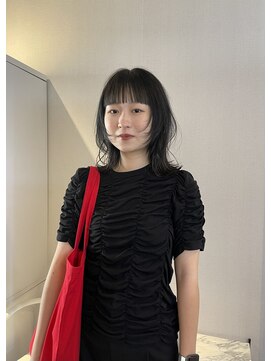 アム(amu) オリーブ/顔周りレイヤー/レイヤーカット/オリーブグレージュ