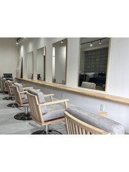 大型サロンが苦手な方におすすめ◎ナチュラルな空間で専属stylistがあなたの隠れた魅力を引き出します！