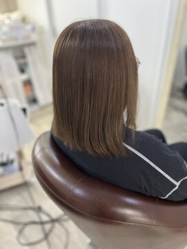 ラムーア(Rahm.) 透明感アッシュベージュ