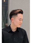 ツーブロックフェードカットメンズ髪型ツイストパーマ