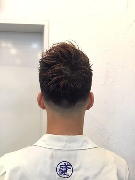 ツーダブルバイフィフス 西梅田店(WW.. by fifth) 攻めた刈り上げスタイル【梅田/JR大阪/西梅田/北新地】