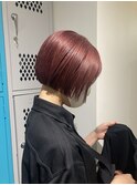 透明感ピンクベージュぷつっとボブ
