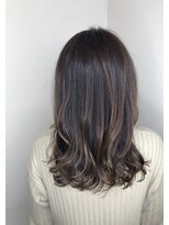 モルニ(MORNI)&nbsp;シルキーべージュ_マロンベージュ Aラインボブ かきあげ