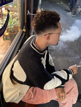 カムレイドフォーライフ(COMRADE 4 LIFE) ハードパーマ×フェード　　担当西村