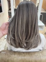 ノイズ オオサカ(NOISM)&nbsp;バレイヤージュハイライトカラーインナーレイヤーカットウルフ