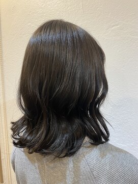 タエビスアリッサム(Taebis Alyssum) ブリーチなしグレージュカラー