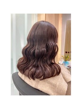 クシュ 所沢東口店(kusyu...) 黒髪/グレーベージュ/レイヤーロング/前髪パーマ/所沢ハイライト