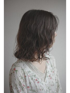 チルバイヘアーガーデンミルクティ(Chillbyhairgardenmilktea) ウェーブパーマ